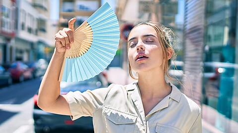 Hohe Temperaturen sind eine große Belastung für den Körper.
