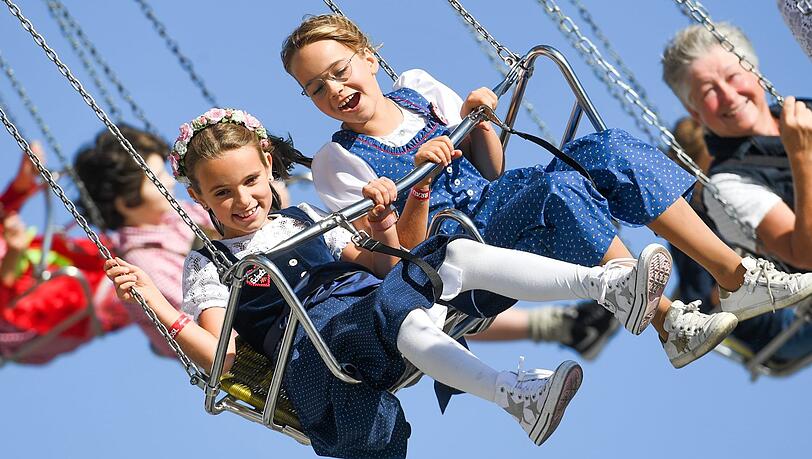 Am Familientag gibt's auf der Wiesn reduzierte Preise bei den Fahrgeschäften. Am Familientag gibt's auf der Wiesn reduzierte Preise bei den Fahrgeschäften.