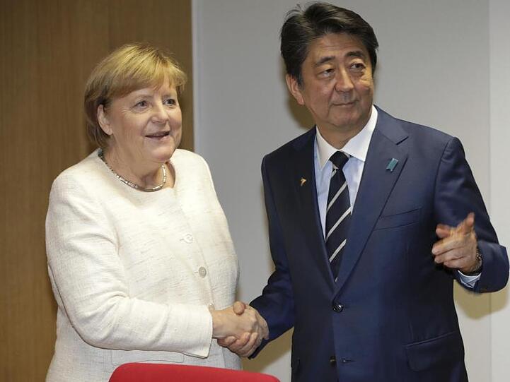 Am Montag steht für Kanzlerin Angela Merkel zunächst ein Treffen mit dem japanischen Ministerpräsidenten Shinzo Abe auf dem Programm.