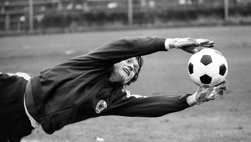 Zwischen 1966 und 1979 im Tor der deutschen Nationalmannschaft: Keeper-Legende Sepp Maier. Zwischen 1966 und 1979 im Tor der deutschen Nationalmannschaft: Keeper-Legende Sepp Maier.