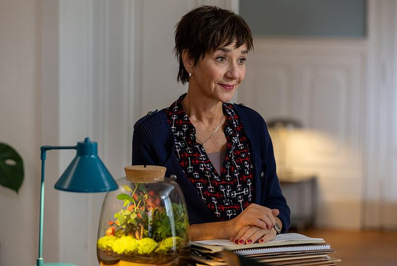 Als Senta Kurzweg war Anja Franke schon in der Originalserie "Liebling Kreuzberg" dabei. Durch sie und Roswitha Schreiner, die Robert Lieblings Tochter Sarah spielte und spielt, bleibt sein Geist auch in der Neuauflage erhalten. Als Senta Kurzweg war Anja Franke schon in der Originalserie "Liebling Kreuzberg" dabei. Durch sie und Roswitha Schreiner, die Robert Lieblings Tochter Sarah spielte und spielt, bleibt sein Geist auch in der Neuauflage erhalten.