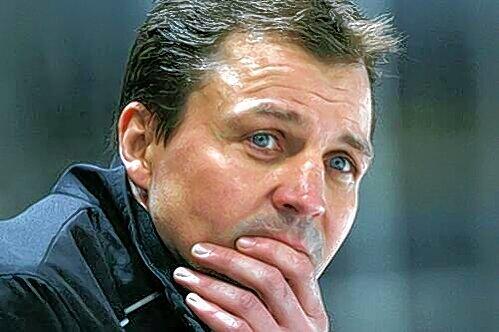 Neun Pleiten in Folge: Tigers-Coach Andreas Brockmann ist bedient.