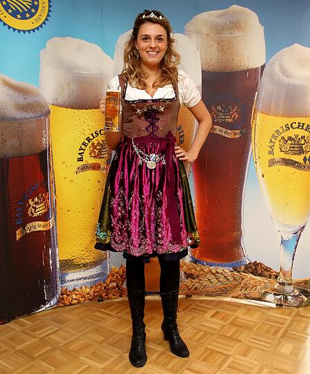 Jahrespressekonferenz der bayerischen Brauwirtschaft im Brauerhaus über die Entwicklung der Absatzzahlen 2011 . Bierkönigin Barbara Stadler.
