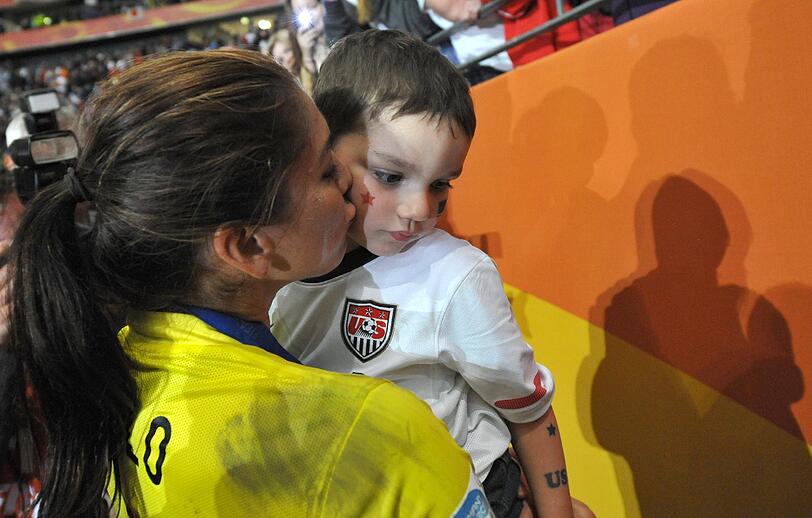 Schöne Hope Solo: So trauert die Amerikanerin nach dem verlorenem Finale gegen Japan