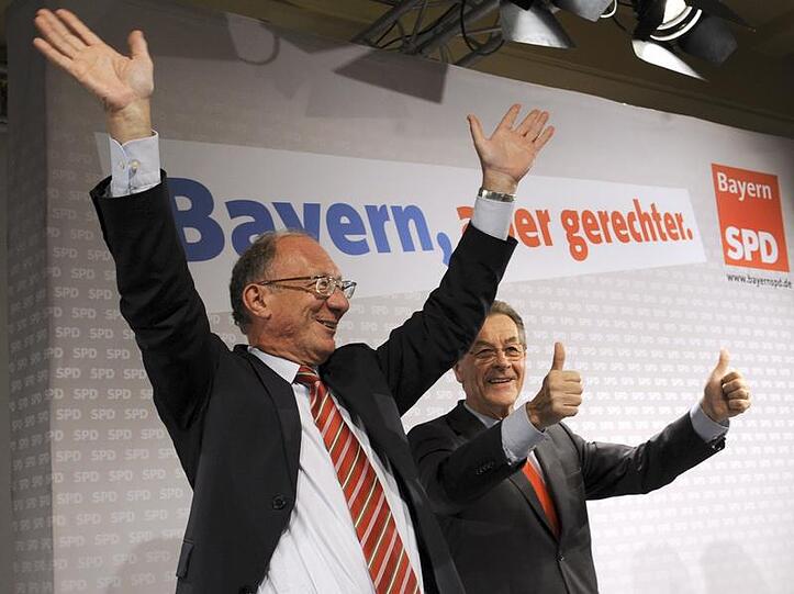 Der ehemalige SPD-Vorsitzende Franz Müntefering (r) und der SPD-Spitzenkandidat für die Landtagswahl, Franz Maget.