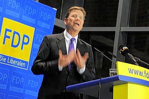 Schon deutlich unentspannter als direkt nach der Wahl: Guido Westerwelle bei seiner 100-Tage-Bilanz.