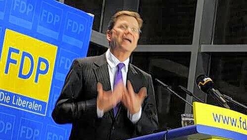 Schon deutlich unentspannter als direkt nach der Wahl: Guido Westerwelle bei seiner 100-Tage-Bilanz.