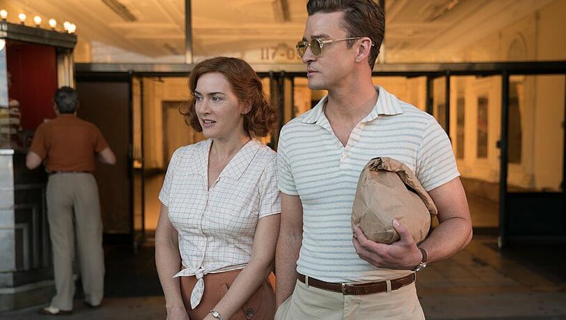 Ginny (Kate Winslet) entflieht ihrem eintönigen Leben, indem sie mit dem Studenten Mickey (Justin Timberlake) eine Affäre anfängt.