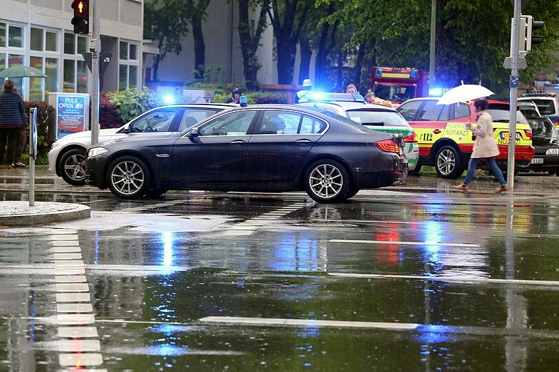 Großer Feuerwehreinsatz am Freitagabend in Berg am Laim.