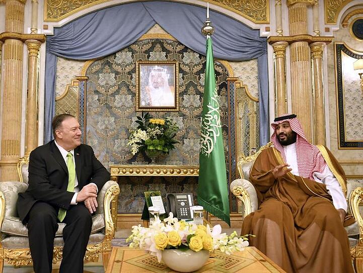 Der saudische Kronprinz Mohammed bin Salman empfängt US-Außenminister Mike Pompeo in Jiddah.