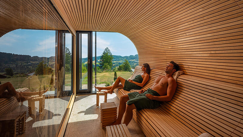 Mit Blick in den Gäuboden bis nach Straubing entführt die Agnes-Bernauer Sauna bei 70 Grad Celcius in eine der sagenumwobenen Geschichten des bayerischen Herzogtums.