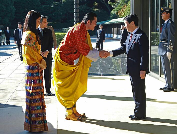 Jigme Khesar Namgyel Wangchuck, der König von Bhutan, besucht Japan. Die Bilder