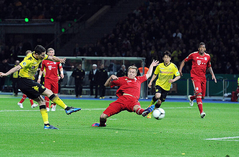 12.5.2012 &ndash; Pokalfinale, Dortmund-Bayern 5:2: Nur einen Monat die endgültige Demütigung. Im Endspiel um den DFB-Pokal schießt der BVB den FC Bayern mit 5:2 ab, die Münchner sind deutlich unterlegen. Es ist der Vorspann zum &bdquo;Drama dahoam&ldquo;.