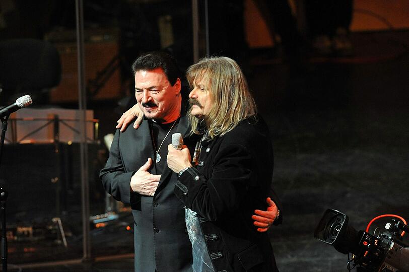Leslie Mandoki (r.) und der Sänger der Band Toto, Bobby Kimball
