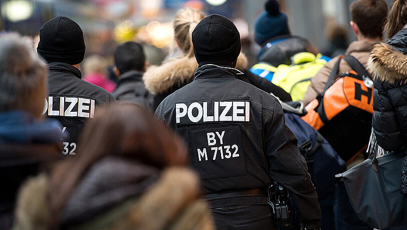 Noch immer herrscht erhöhte Polizeipräsenz in der Münchner Innenstadt. Noch immer herrscht erhöhte Polizeipräsenz in der Münchner Innenstadt.