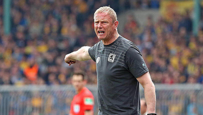 Gibt auf der Suchen nach "Männerfußballern" eine neue Marschroute aus: Löwen-Trainer Torsten Fröhling. Gibt auf der Suchen nach "Männerfußballern" eine neue Marschroute aus: Löwen-Trainer Torsten Fröhling.