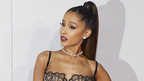 Ariana Grande bei den American Music Awards 2016