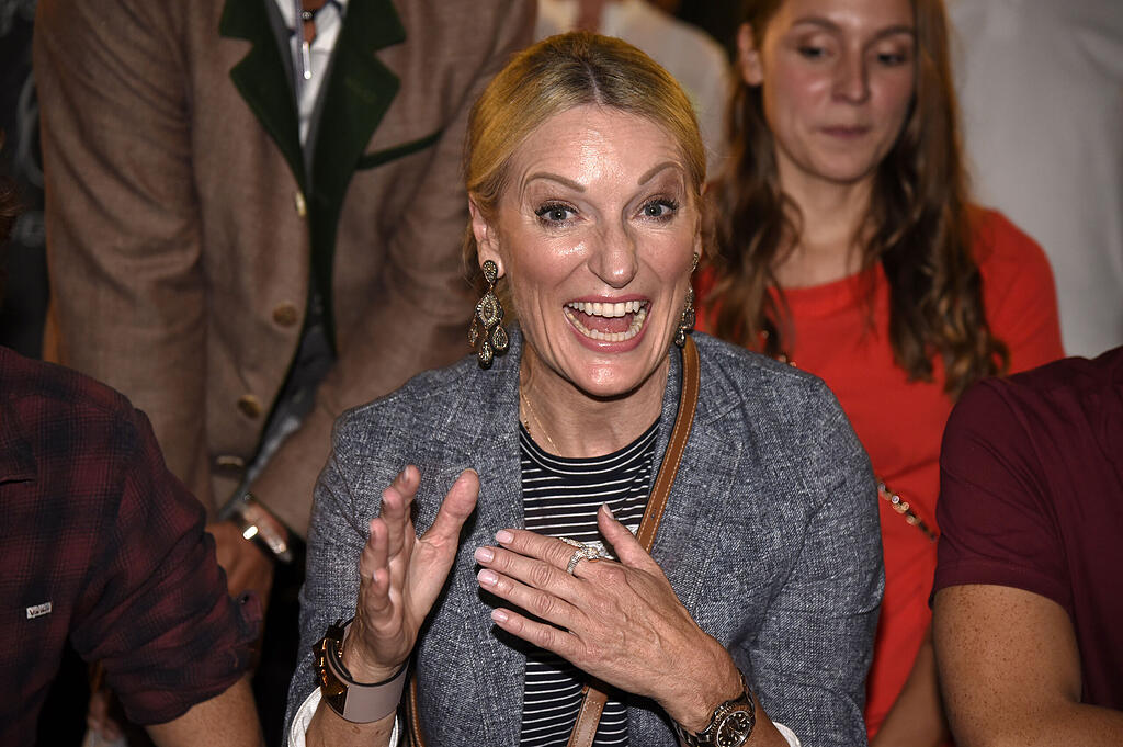 Monika Gruber übers Älterwerden Den WechseljahrSchmarrn hätt' ich