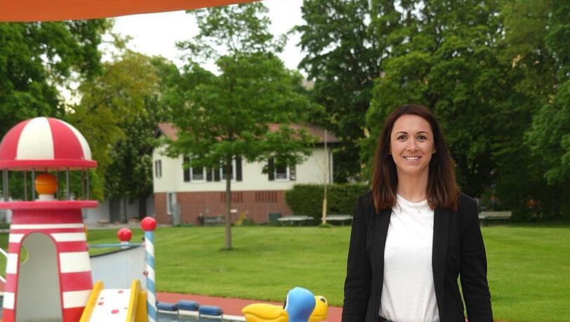 Nicole Gargitter, die Leiterin der städtischen Bäder, begrüßte die ersten Freibadbesucher. Nicole Gargitter, die Leiterin der städtischen Bäder, begrüßte die ersten Freibadbesucher.