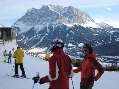 Mit Blick auf die Zugspitze beginnt der Skispaß, Foto Herb