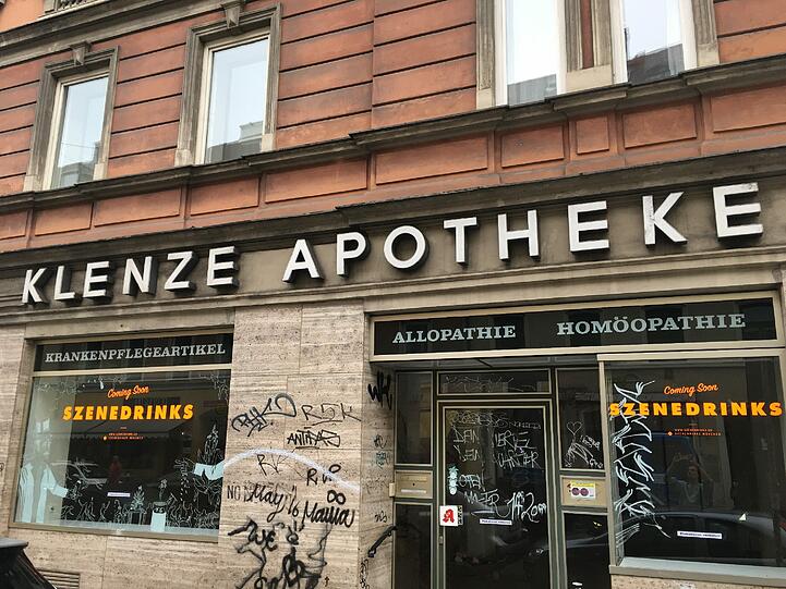 Alkohol ist die beste Medizin: Ab Februar werden in der ehemaligen Klenze-Apotheke Spirituosen verkauft.