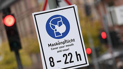 Bundesweit sollen einheitliche Regelungen für Regionen mit hohen Infektionszahlen geschaffen werden.