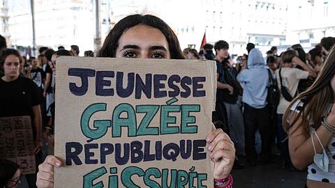 Protestierende Sch&uuml;ler rufen in Frankreich zu einem landesweiten Aktionstag auf. (Archivbild)