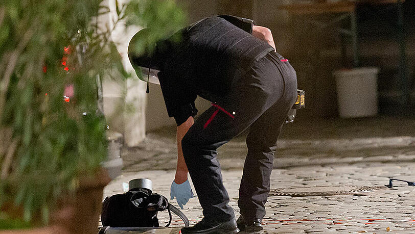 In Ansbach hat sich ein Bombenanschlag ereignet. Die ersten Bilder vom Tatort. In Ansbach hat sich ein Bombenanschlag ereignet. Die ersten Bilder vom Tatort.