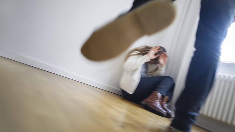 Mehr und mehr Menschen nutzen das Hilfetelefon "Gewalt gegen Frauen". Mehr und mehr Menschen nutzen das Hilfetelefon "Gewalt gegen Frauen".