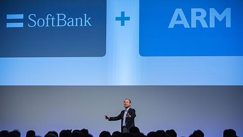Masayoshi Son, Gründer und CEO von Softbank, während einer Pressekonferenz. Der Chip-Designer Arm ist ein Schlüssel-Unternehmen für die Smartphone-Branche.