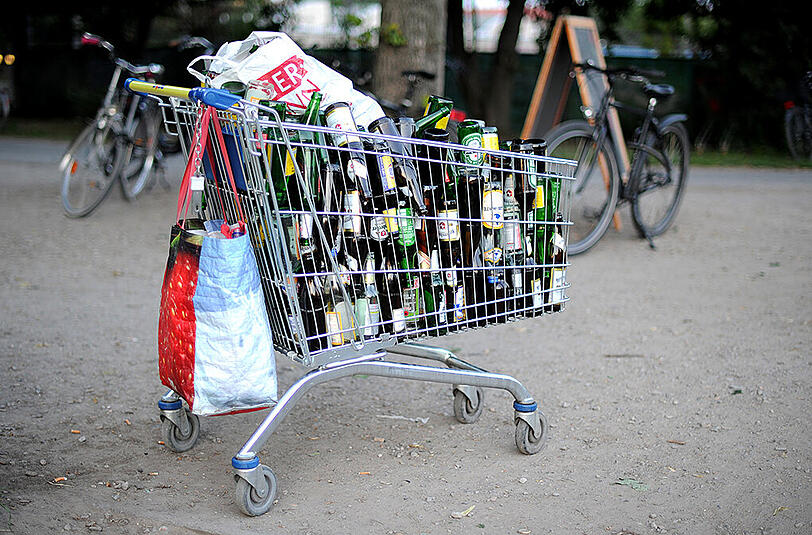 Ein 29-jähriger Obdachloser hatte Leergut entwendet und wurde geschnappt (Symbolbild).