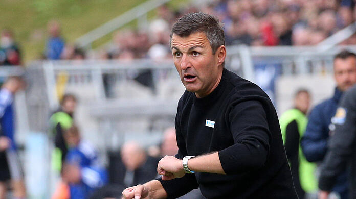Michael Köllner feierte am Dienstag mit dem TSV 1860 eine große Pokal-Überraschung gegen Schalke - ins Spiel gegen den SC Freiburg II geht Sechzig allerdings wieder als Favorit.