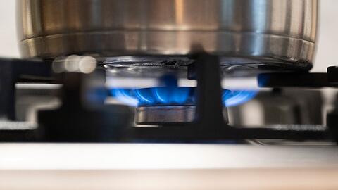 Nach dem Preissprung an den Energiem&auml;rkten bleibt unklar, ob Haushalte bald mehr f&uuml;r Strom und Gas zahlen m&uuml;ssen. (Symbolbild)