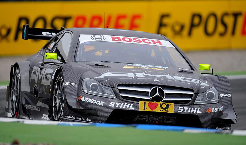 Der deutsche Rennfahrer Ralf Schumacher im Mercedes AMG C-Coupe fährt am Sonntag in Hockenheim auf dem Hockenheimring während des Warm-Ups beim ersten Saisonlauf der Deutschen Tourenwagen Meisterschaft.