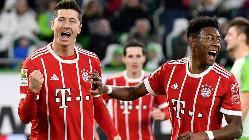 Robert Lewandowski verwandelt den entscheidenden Elfmeter in der Nachspielzeit.