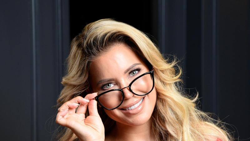 Sylvie Meis, Model und Moderatorin, präsentiert ihre neue Brillen-Kollektion in Hamburg. Sylvie Meis, Model und Moderatorin, präsentiert ihre neue Brillen-Kollektion in Hamburg.