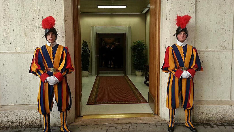 Große Ehre für den FC Bayern: Die Bilder von der Privataudienz bei Papst Franziskus.