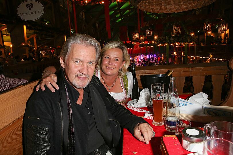 Johnny Logan mit Freundin Tanja Surmann