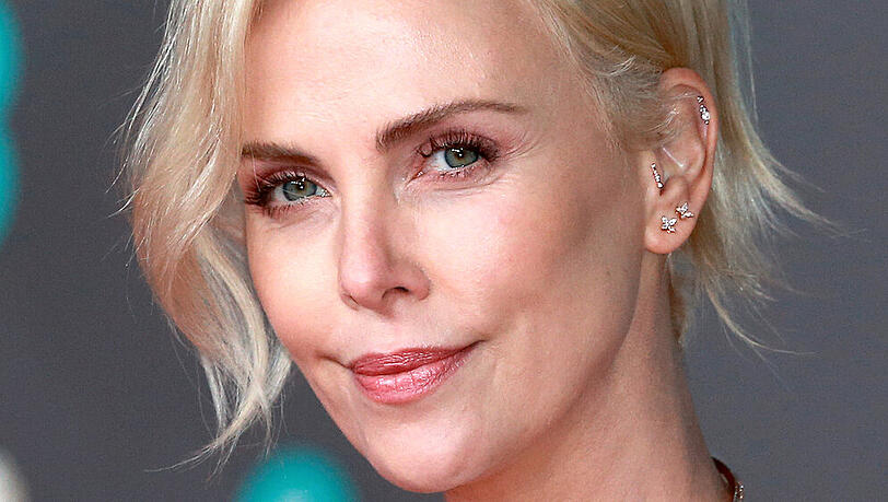 Charlize Theron hat Lust auf ein Sequel zu "The Old Guard". Charlize Theron hat Lust auf ein Sequel zu "The Old Guard".