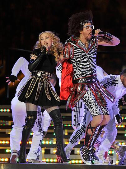 Im Februar 2012 durfte Madonna bei der Halbzeit-Show des 46. Super Bowl Finales in Indianapolis auftreten. Hier sehen Sie die Bilder von der spektakulären Show!