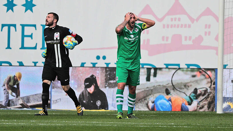 Sascha Mölders verzweifelt mehrfach an Rostock-Keeper Markus Kolke. Sascha Mölders verzweifelt mehrfach an Rostock-Keeper Markus Kolke.