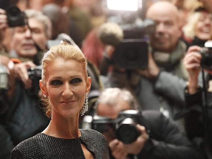 Celine Dion plaudert aus dem Nähkästchen.