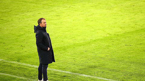 Bayern-Trainer Hansi Flick muss derzeit im Kader kräftig umplanen.