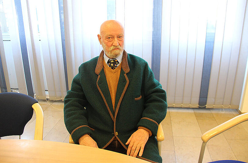 Warten auf das Urteil: Karl-Heinz Hoffmann scheint den negativen Ausgang schon zu ahnen.