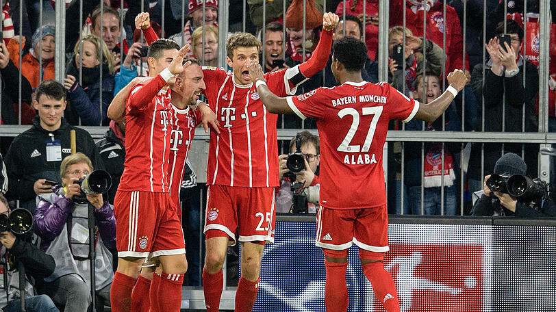Mit einem regelrechten Schützenfest hat der FC Bayern Borussia Dortmund vor allem in der ersten Halbzeit überrollt. Entsprechend fällt das Zeugnis aus.