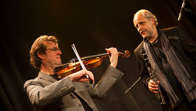 Joerg Widmoser an der Geige und Herbert Heim an der Klarinette. Joerg Widmoser an der Geige und Herbert Heim an der Klarinette.