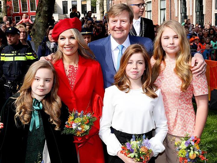 Die niederländische Königsfamilie wohnt jetzt in einem Schloss.