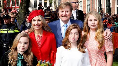 Die niederländische Königsfamilie wohnt jetzt in einem Schloss.