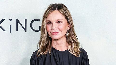 Calista Flockhart ist auch 20 Jahre nach dem Ende von "Ally McBeal" ihrem Look treugeblieben.