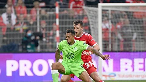 Lukas Nmecha (v) soll für Wolfsburg die Tore schießen.